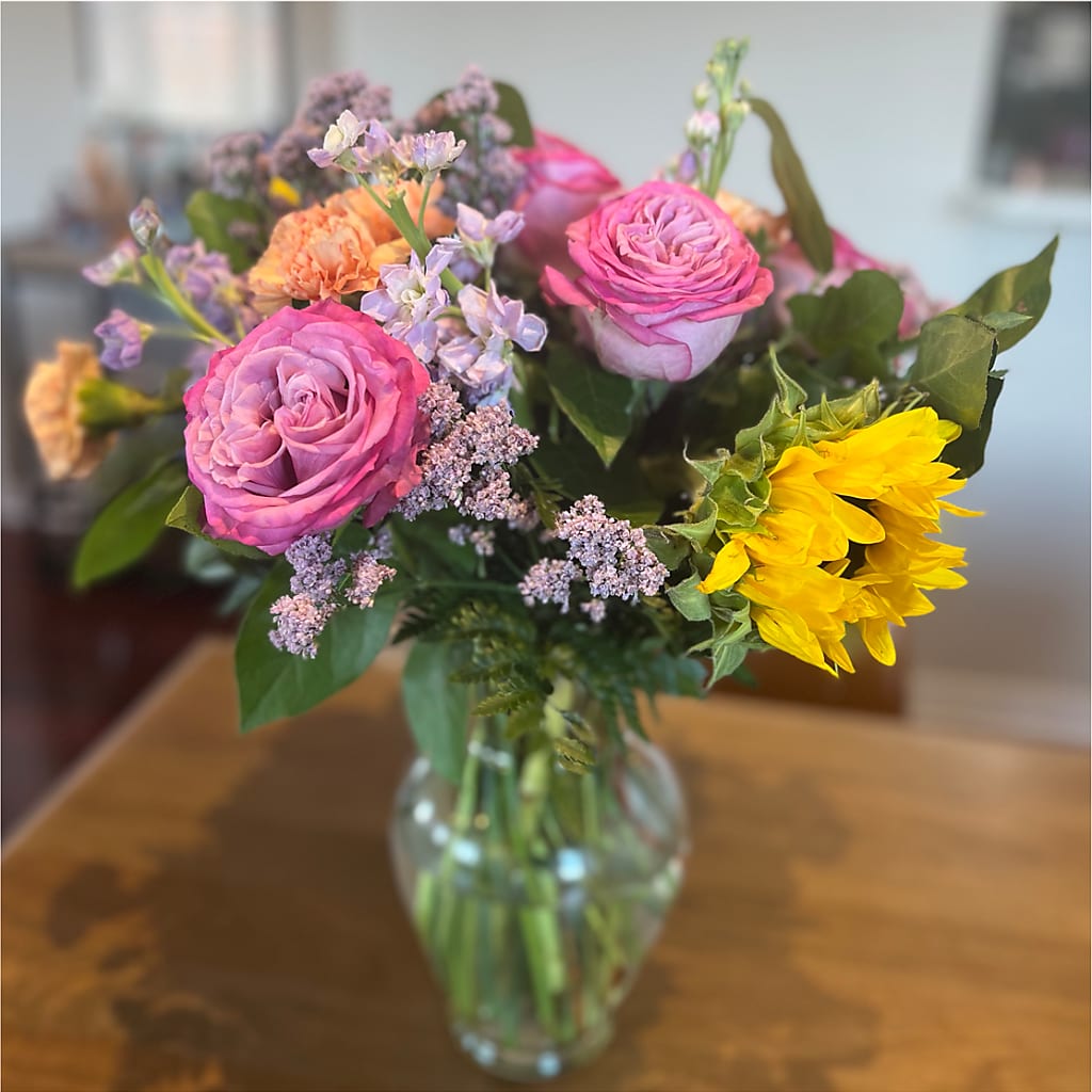 Yellow Brick Road Bouquet – BECCA'S BLING AND BLOOMS, Millington TN