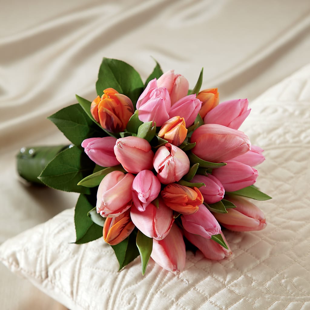 Embraceable Bouquet – BECCA'S BLING AND BLOOMS, Millington TN