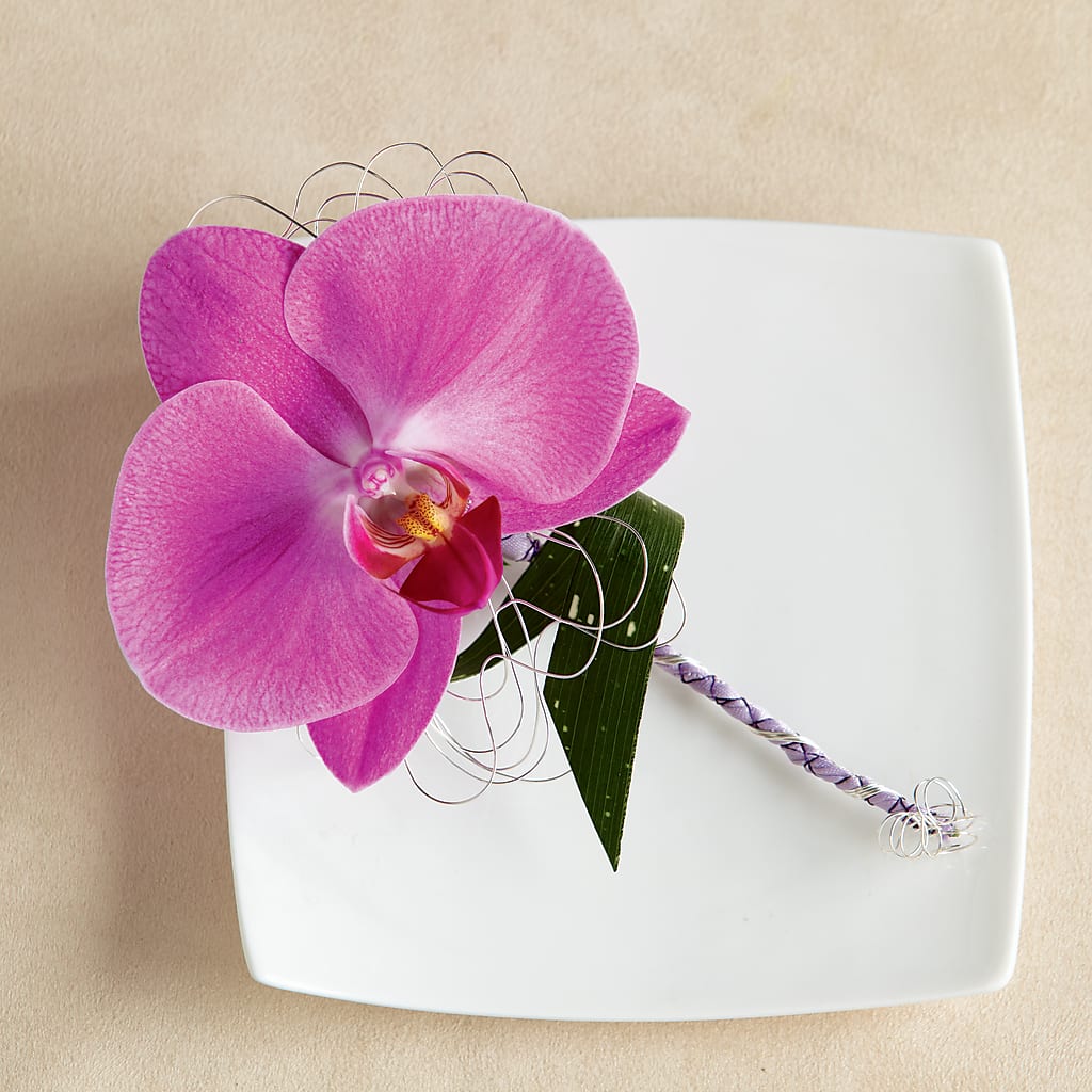 Glorious Boutonniere – BECCA'S BLING AND BLOOMS, Millington TN