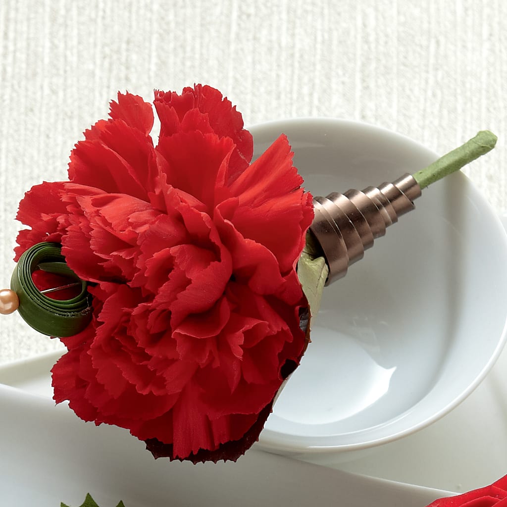 Red Carnation Boutonniere – BECCA'S BLING AND BLOOMS, Millington TN