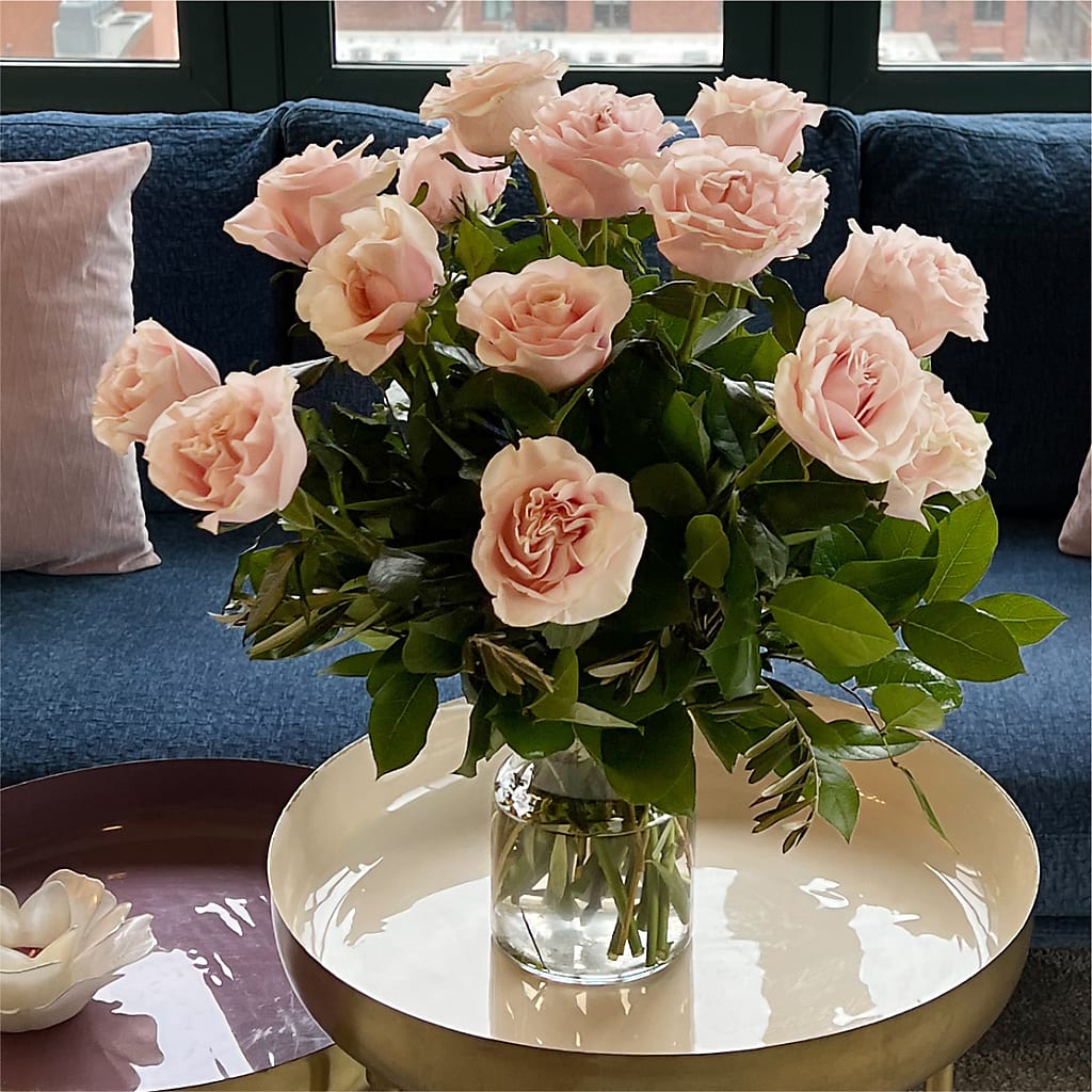Long Stem Pink Rose Bouquet – BECCA'S BLING AND BLOOMS, Millington TN