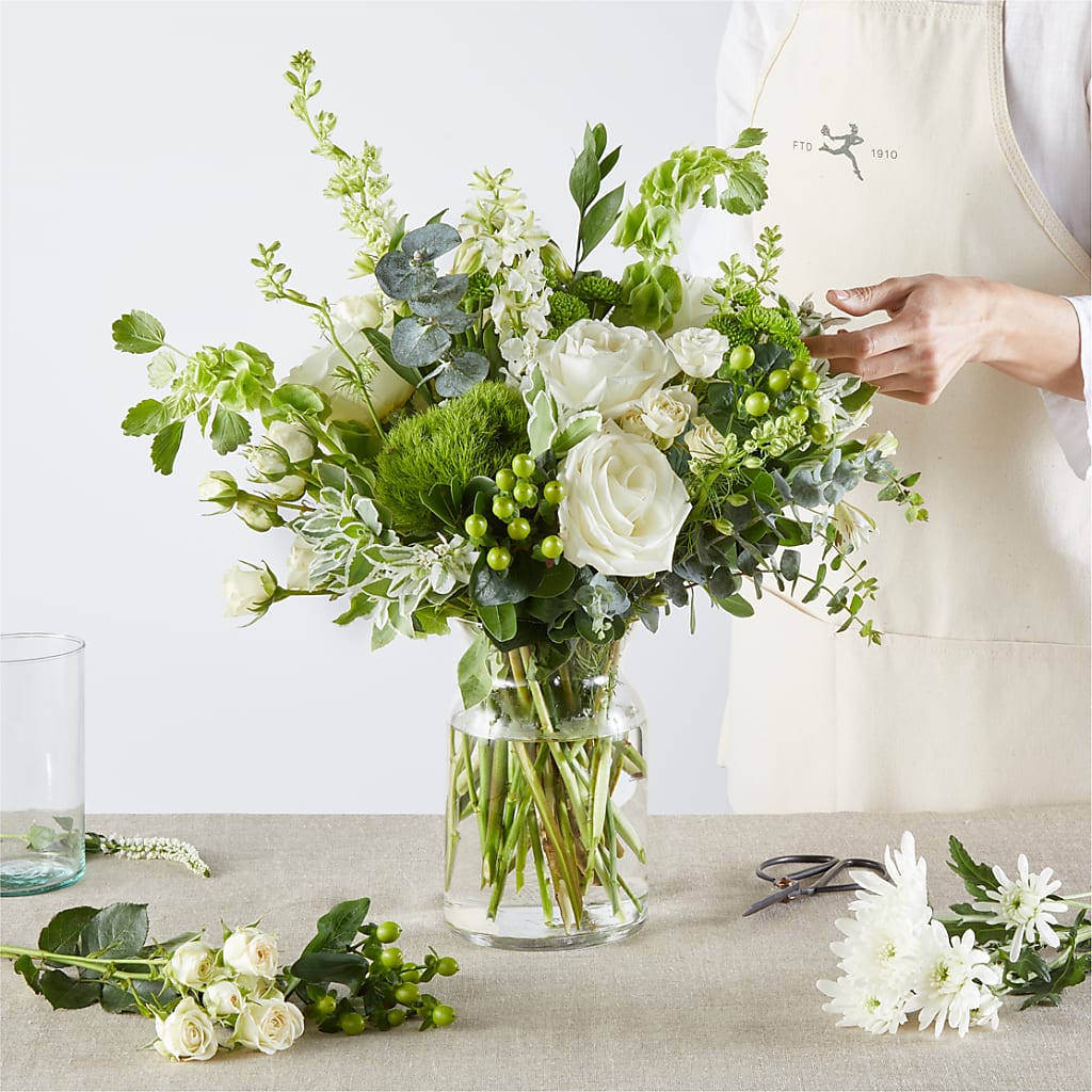 Irish Garden - A Florist Original – BECCA'S BLING AND BLOOMS, Millington TN