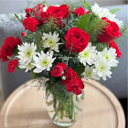 Seasonal Magic Bouquet – BECCA'S BLING AND BLOOMS, Millington TN