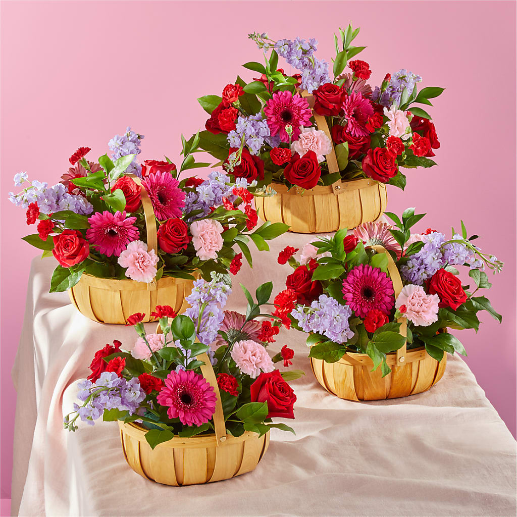 Pink Picnic Basket – BECCA'S BLING AND BLOOMS, Millington TN