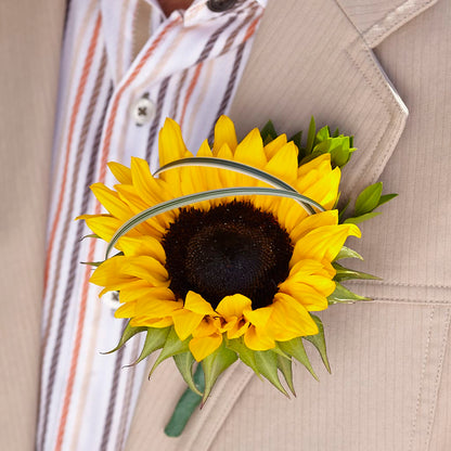 Free Spirit Boutonniere – BECCA'S BLING AND BLOOMS, Millington TN